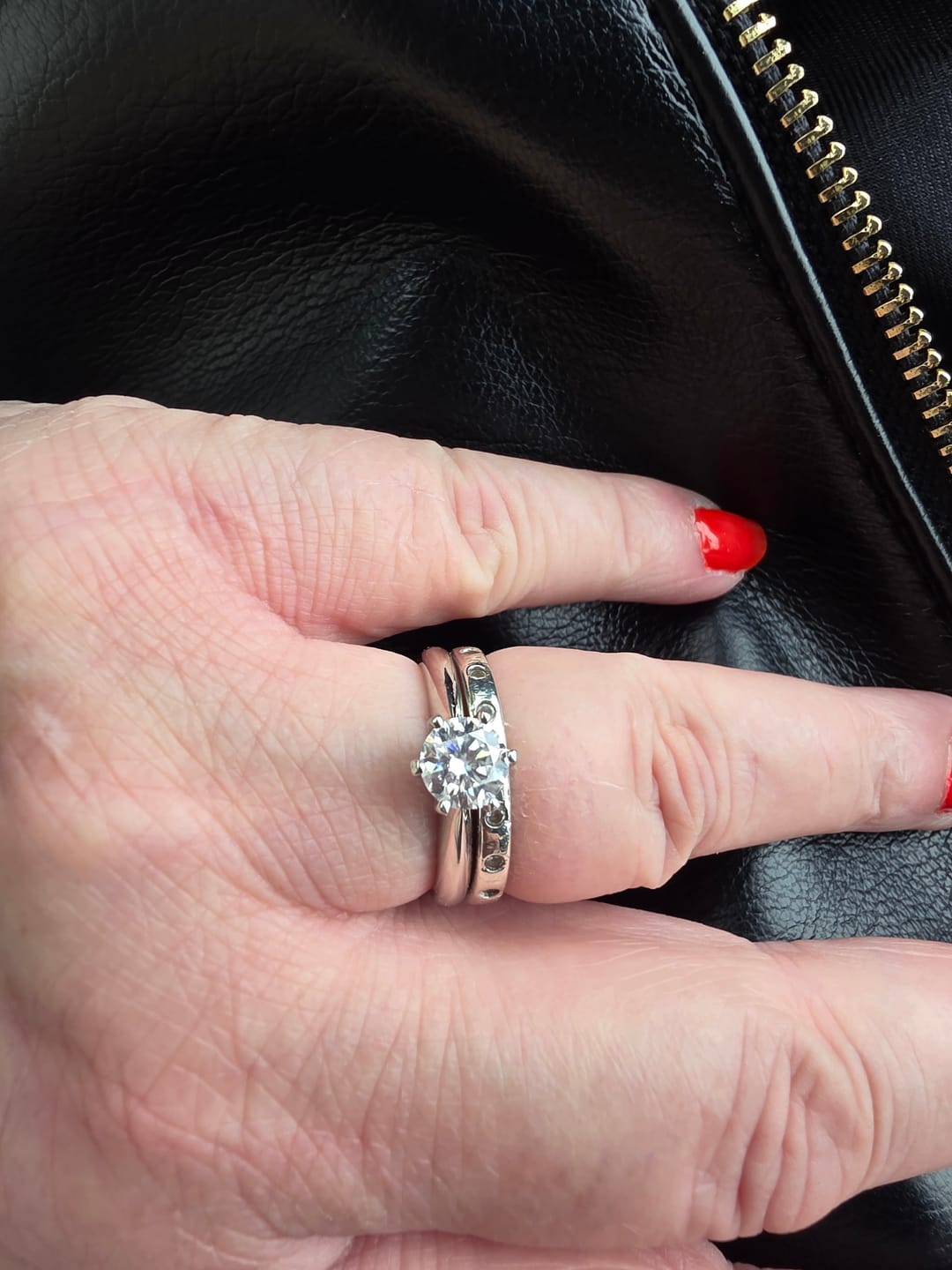Customer photo review of White Gold 1ct Round Moissanite Solitaire Dazzle Ring