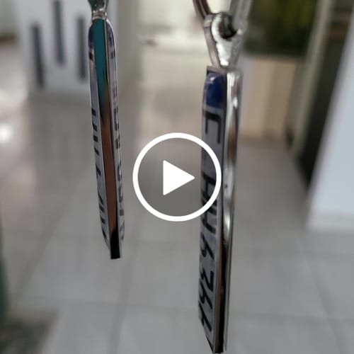 Customer video review of Kennzeichen Schlüsselanhänger Mini Nummernschild Metall