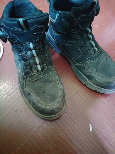 Customer photo review of Zapato de Seguridad Guyisa® Puntera de Acero Suela de Kevlar Anti Clavos Dieléctrico.
