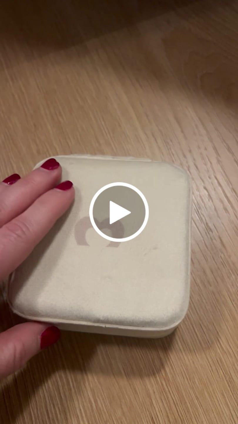 Customer video review of JOYERO GRATIS
