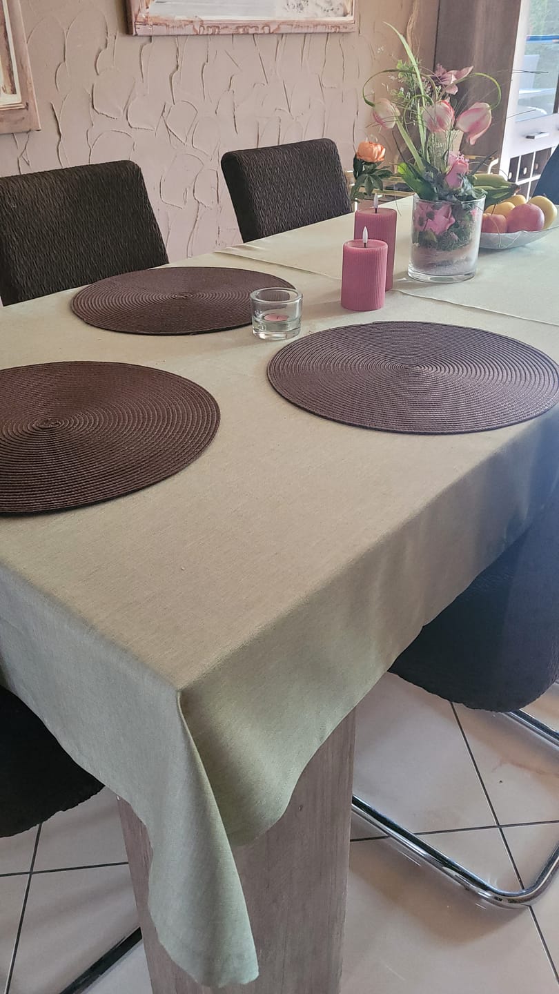Customer photo review of Leinen Optik Tischdecke eckig altrosa