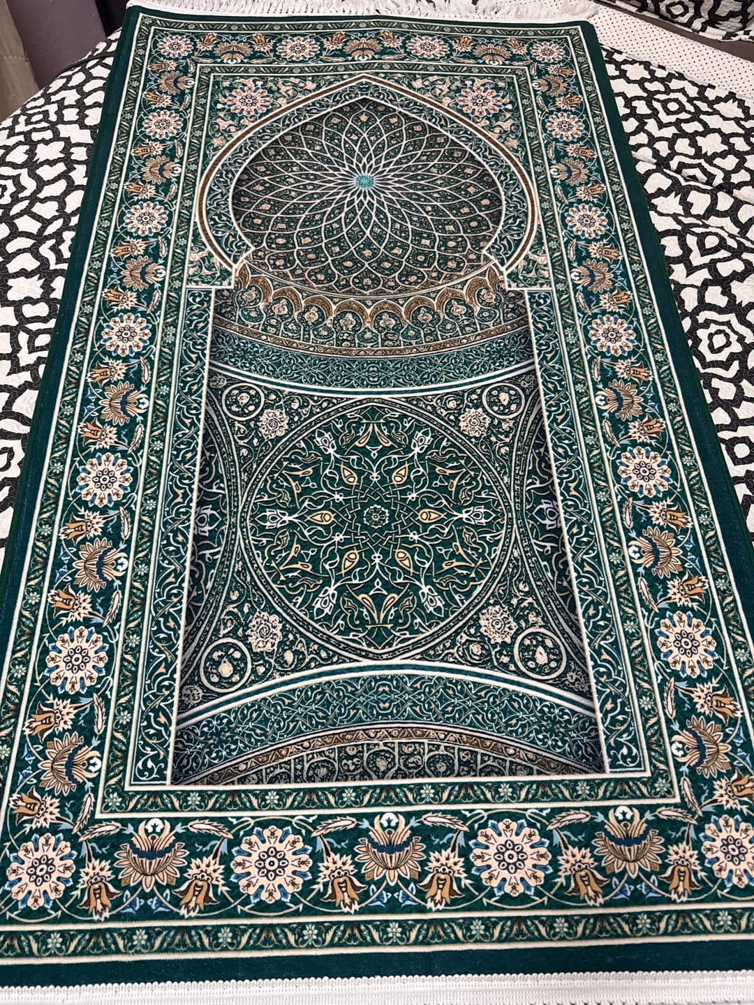 Customer photo review of Emerald Padded Prayer Mat