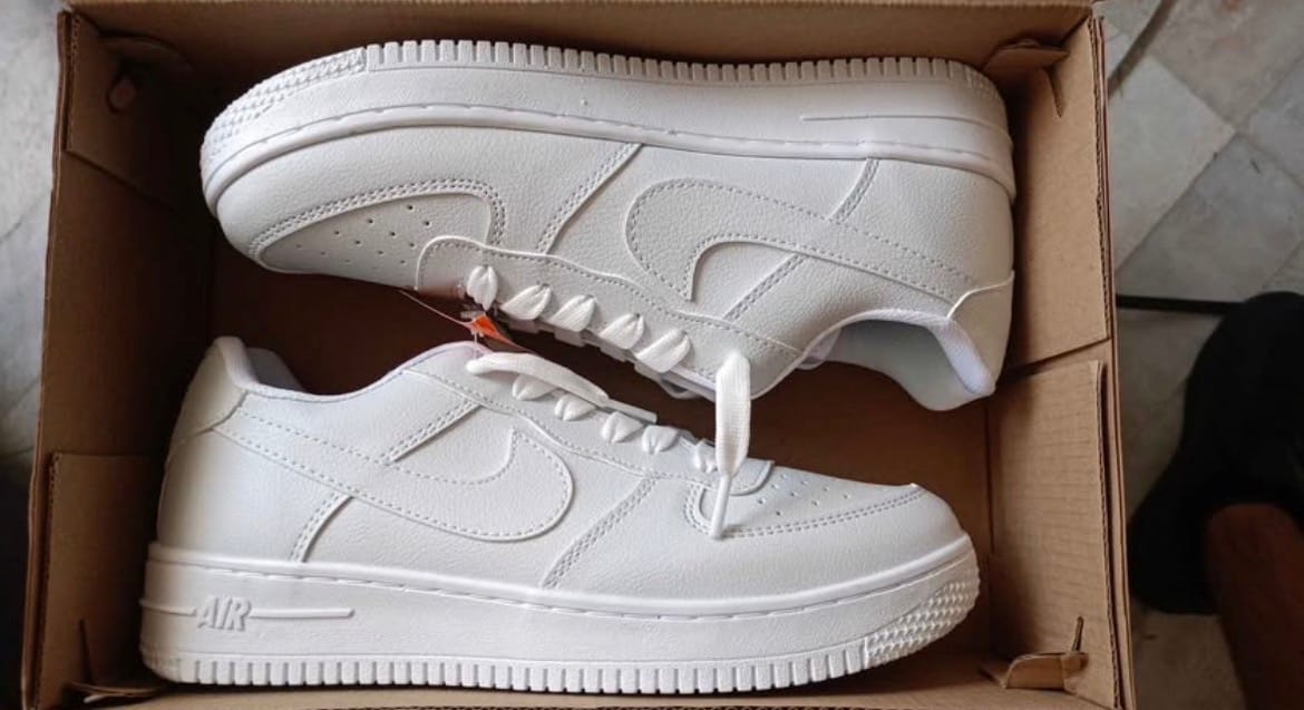 Customer photo review of Paq 6 Pares Tenis 270 Blanco Total 25/28.5