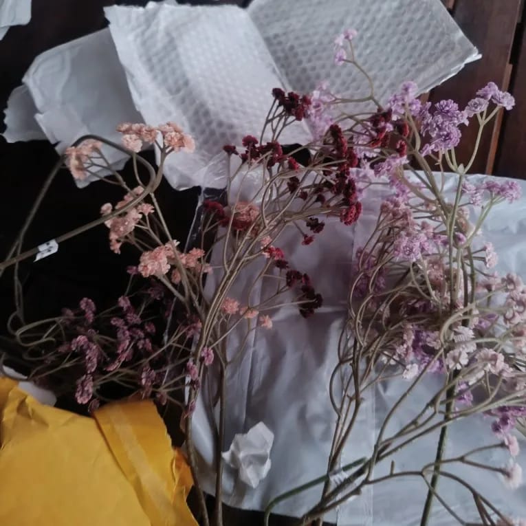 Customer photo review of 62CM Artificial Gypsophila Bouquet – Soft Rubber Baby’s Breath Faux Flowers, Autumn Color Silk Arrangement for Wedding, Home & Event Decor (6 Colors)