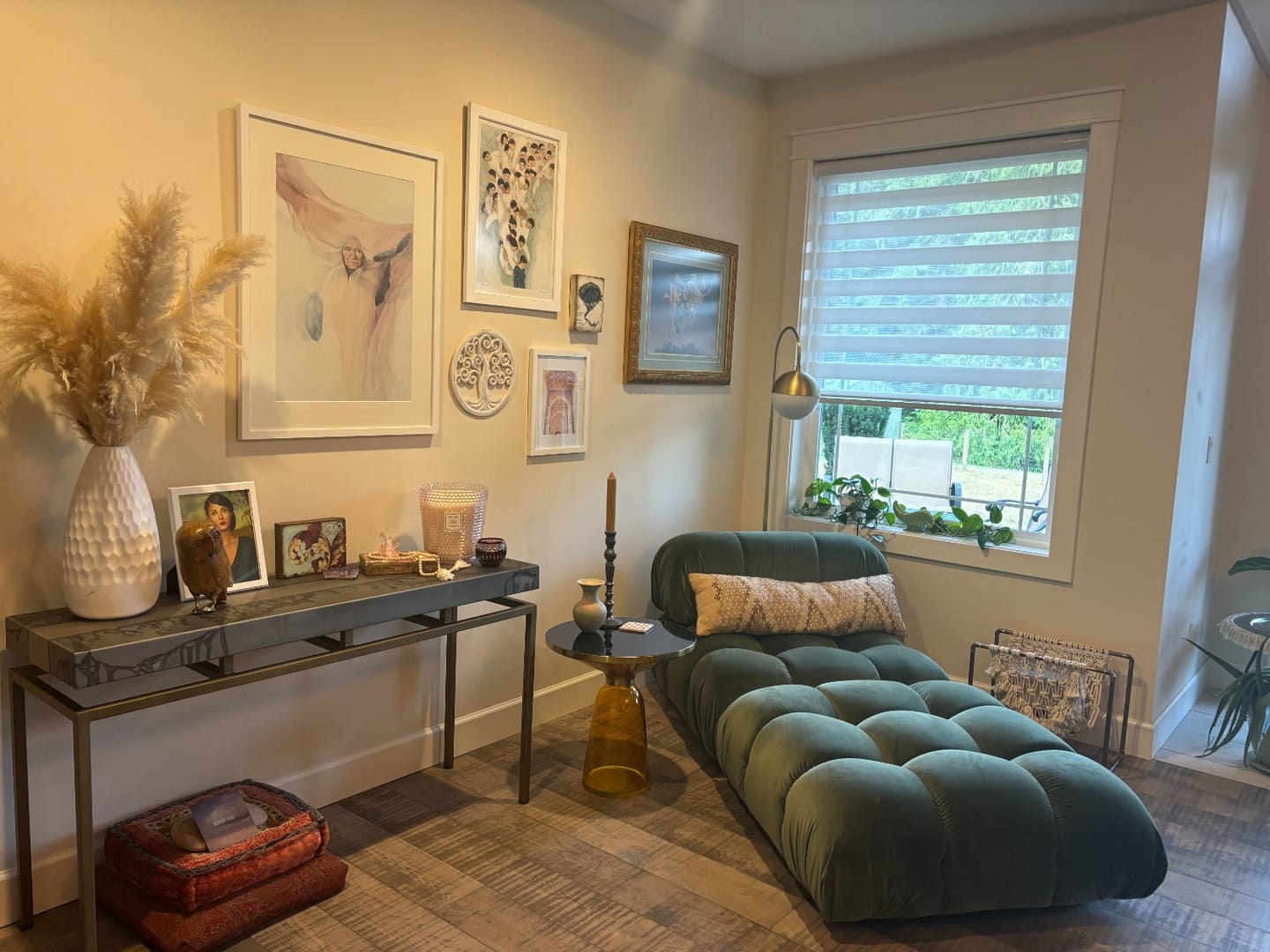 Customer photo review of Bellivano2 Center & ottoman (green velvet)