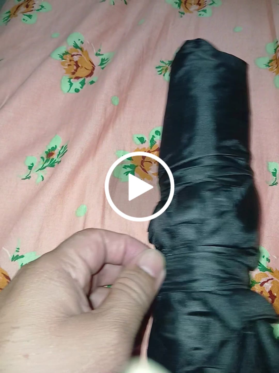 Customer video review of UV Protected Umbrella with Torch - Unbreakable | Windproof | Waterproof