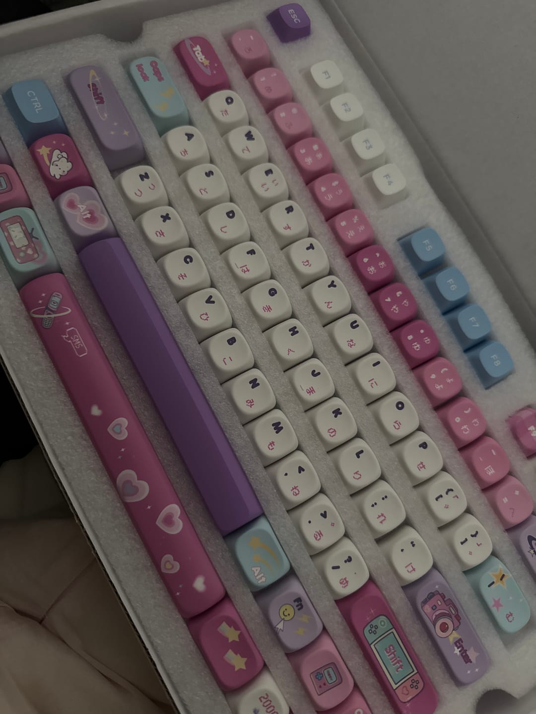 Customer photo review of KiiBOOM x Elyxirine Digital Dreams: Pastel Y2K Keycap Set