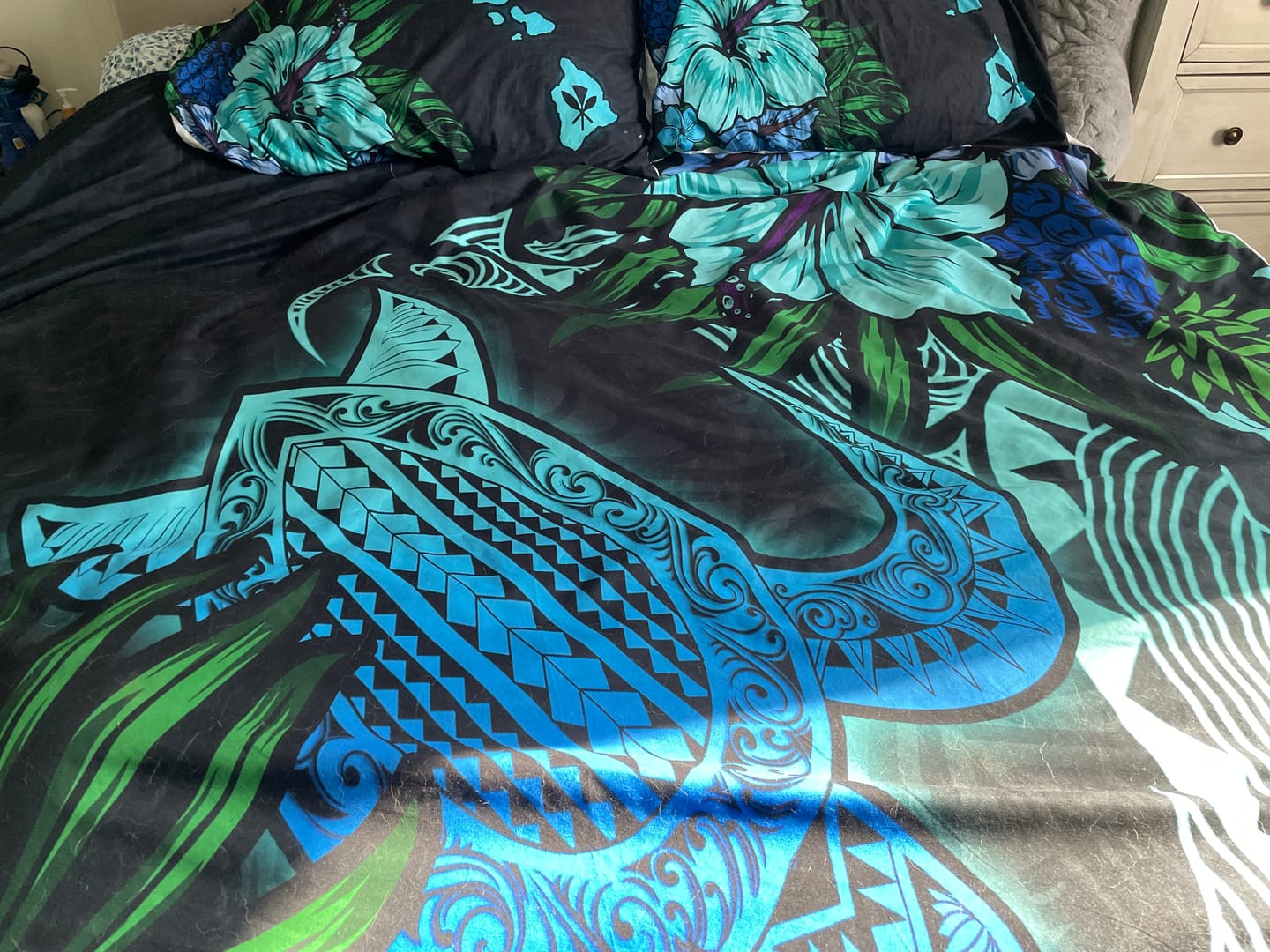 Customer photo review of Hawaii Bedding Set - Hawaii Polynesian Turtle Tropical Blue Gardient Blue Bedding Set