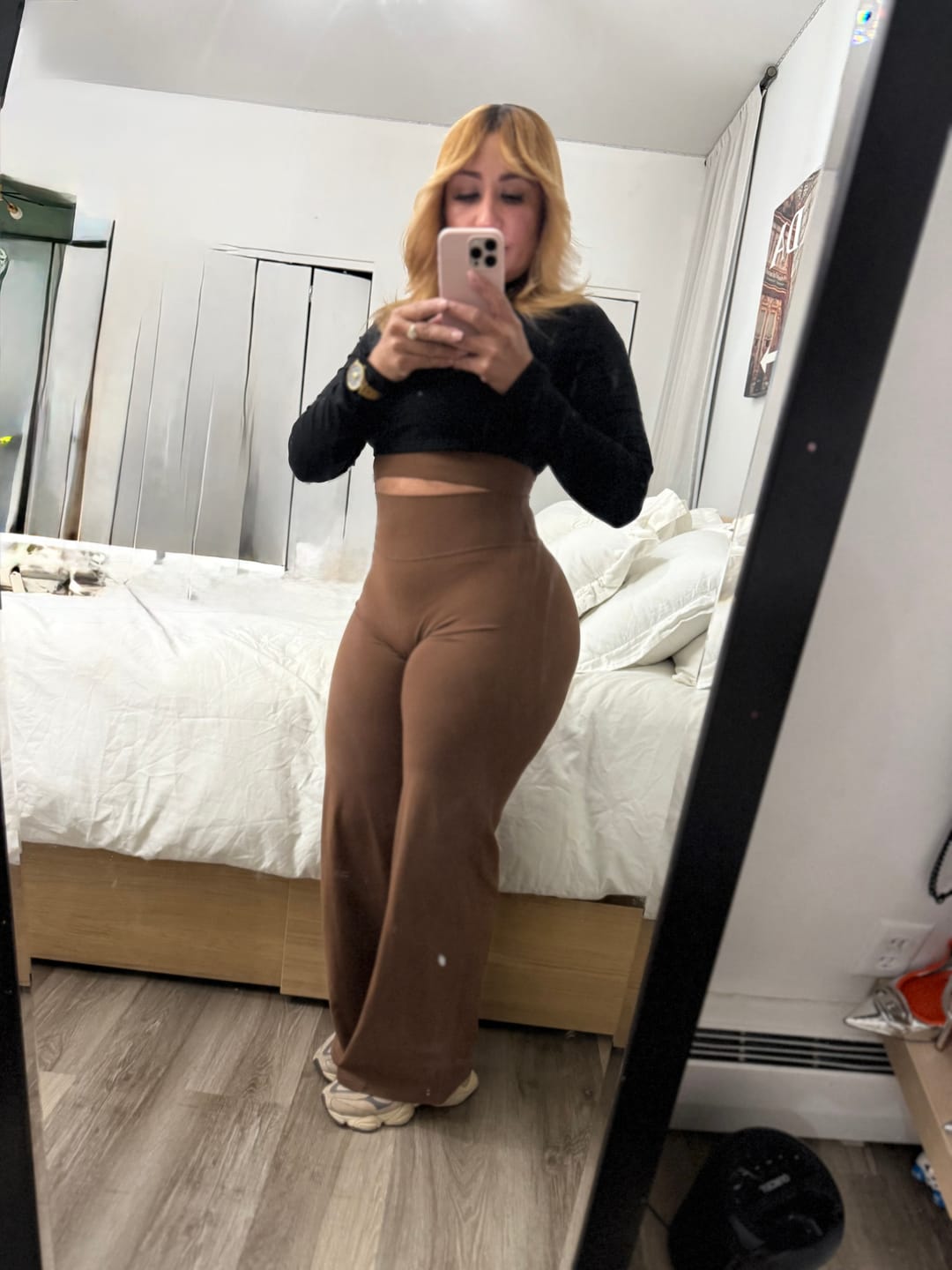 Customer photo review of FLOW Straight Leg Bottoms