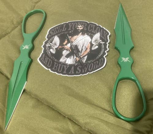 Customer photo review of EMERALD GREEN D2 DAGGER