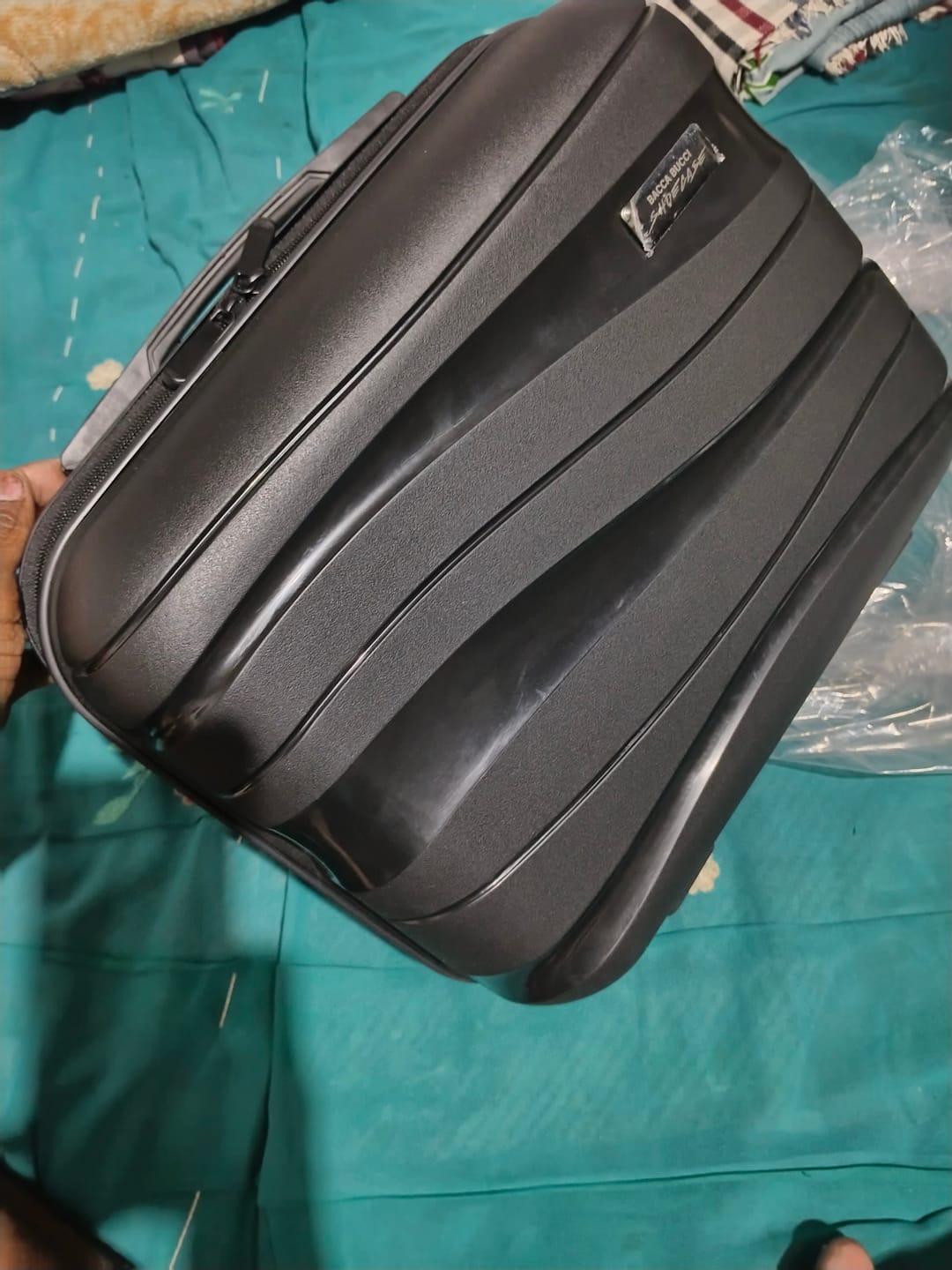 Customer photo review of Bacca Bucci Shoecase – Travel Shoe Carrier for Sneakerheads on the Move