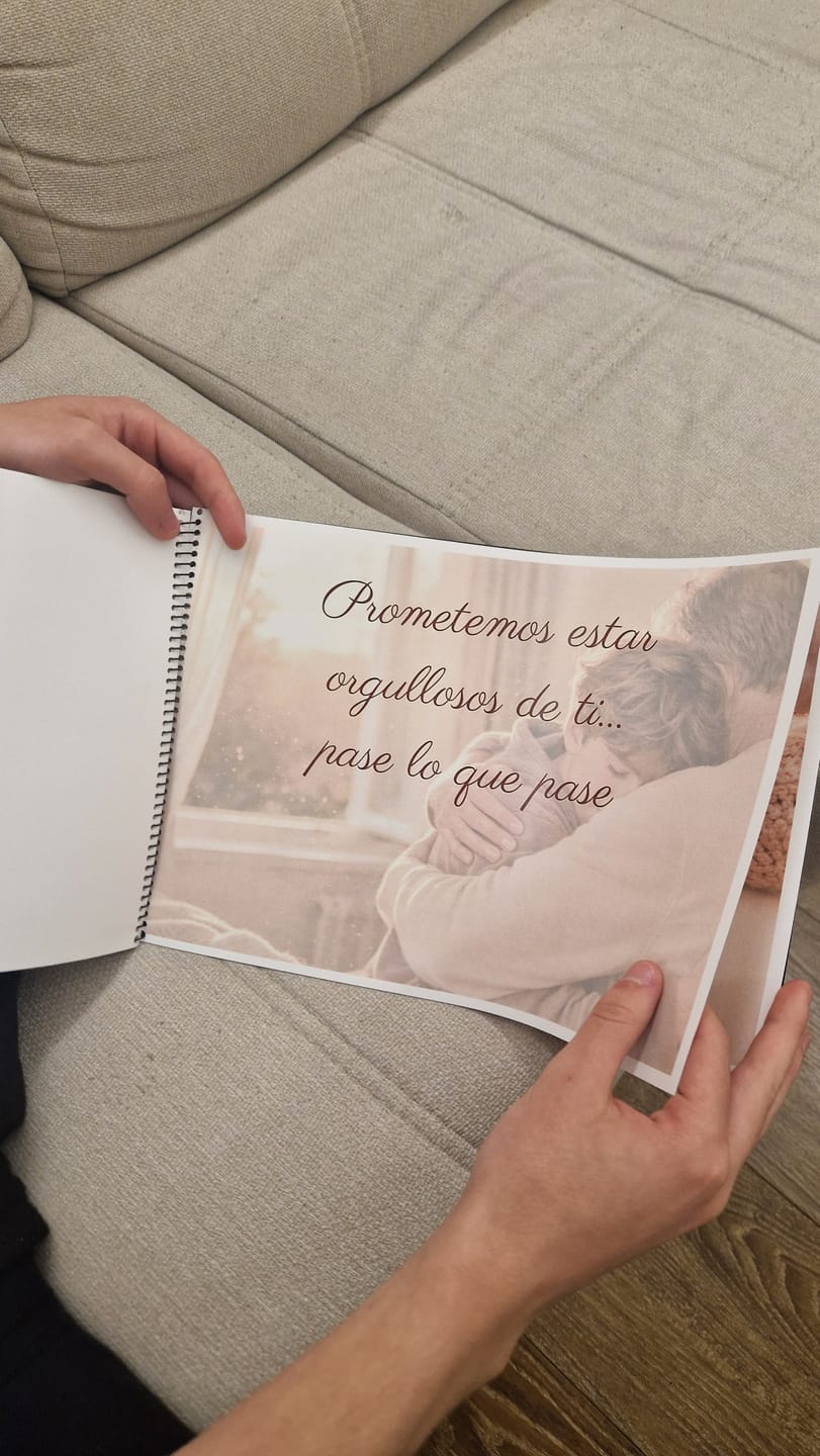 Customer photo review of Álbum imprimible "Feliz cumpleaños"