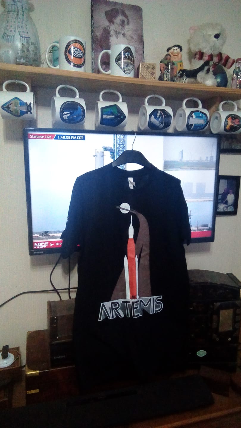 Customer photo review of Artemis II Vintage  - Unisex T-shirt