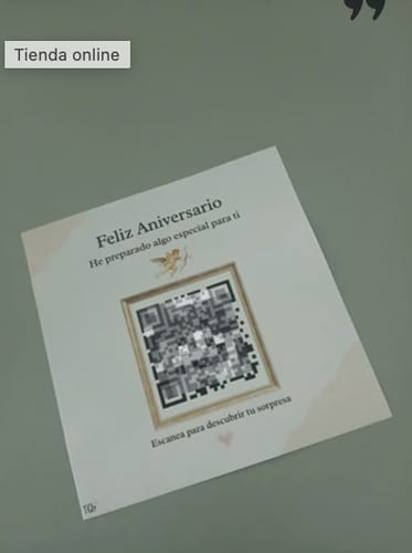 Reseña con foto de un cliente sobre TQr - Edición Aniversario