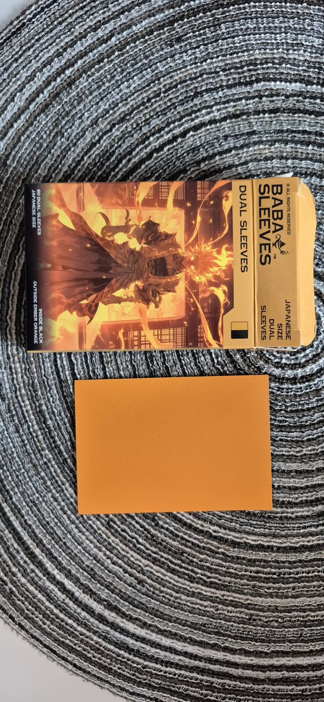 Customer photo review of Premium Dual Sleeves Japanese Size Orange (Ember Orange) – Yu-Gi-Oh! | 100% blickdicht & turniersicher | 60 Stück