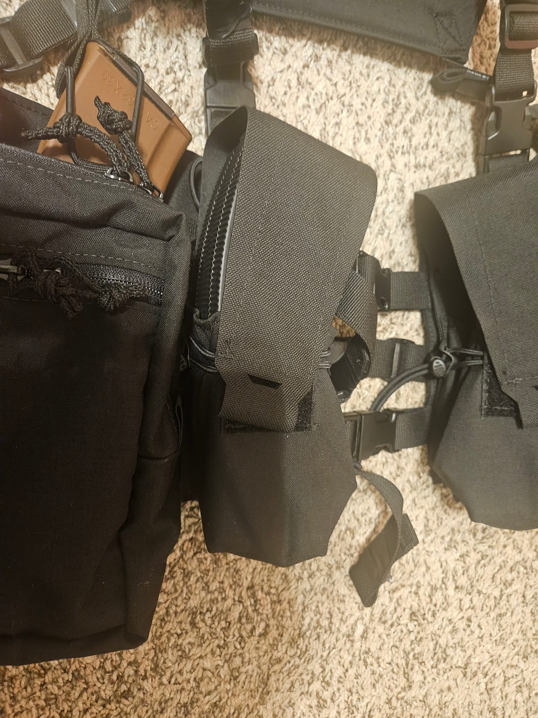 Customer photo review of Universal Mag Pouch