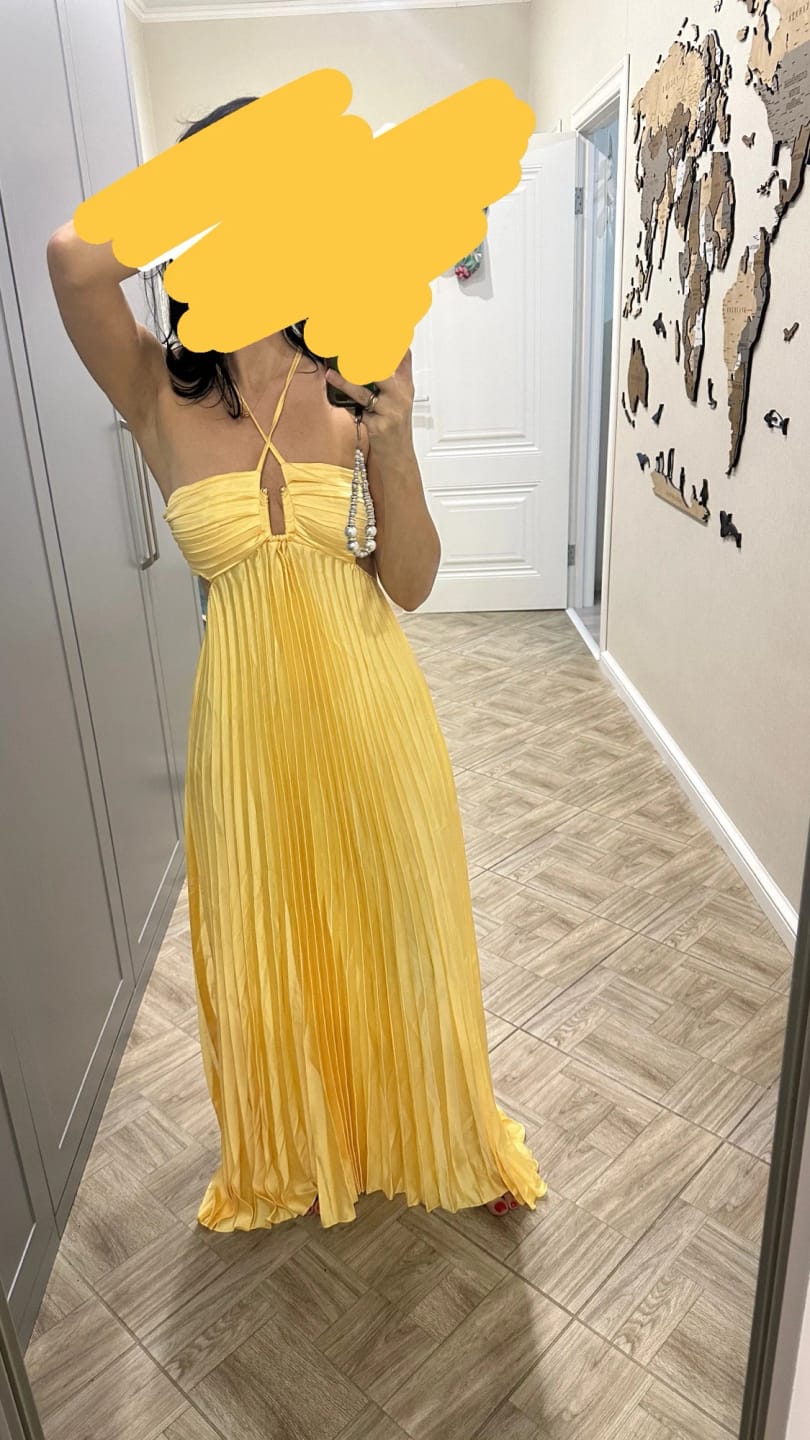 Customer photo review of Lindsay Cutout Pleated Maxi Dress