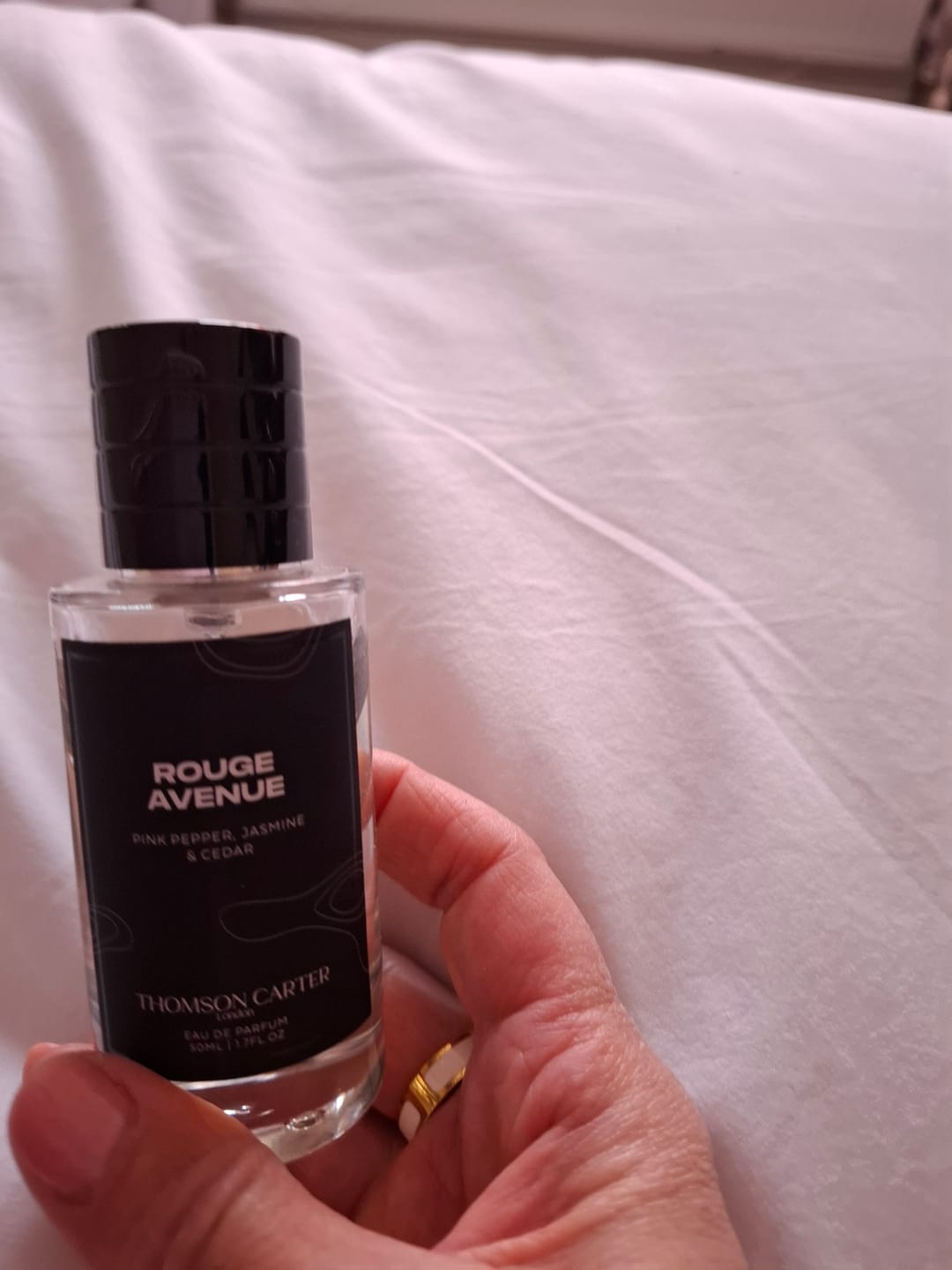 Customer photo review of Rouge Avenue | Eau de Parfum