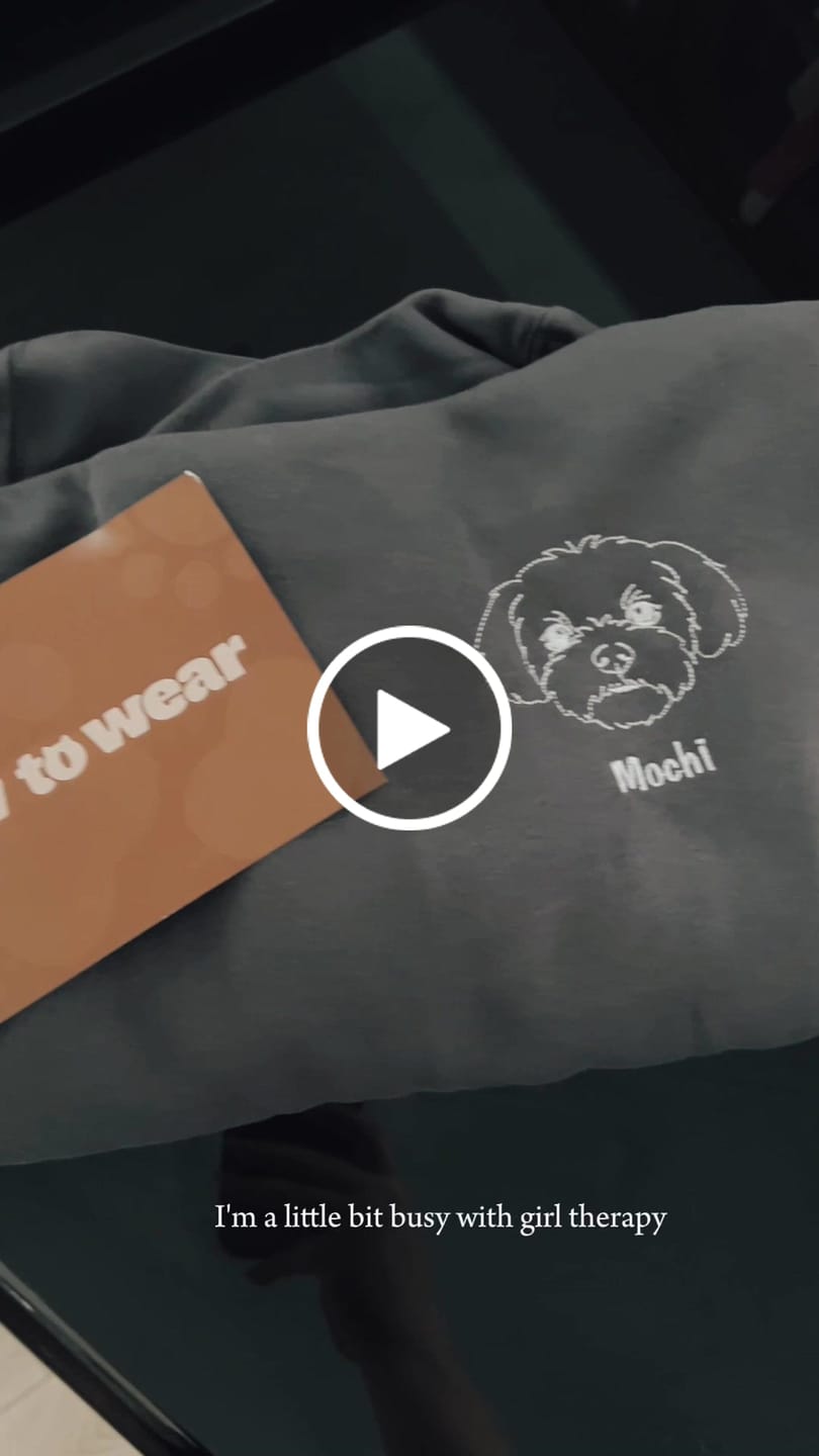 Customer video review of Custom Outline Embroidered Cat Portrait Hoodie, Sweatshirt