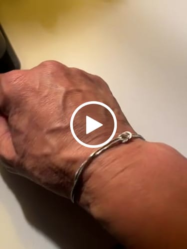 Customer video review of Forever Knot Bracelet