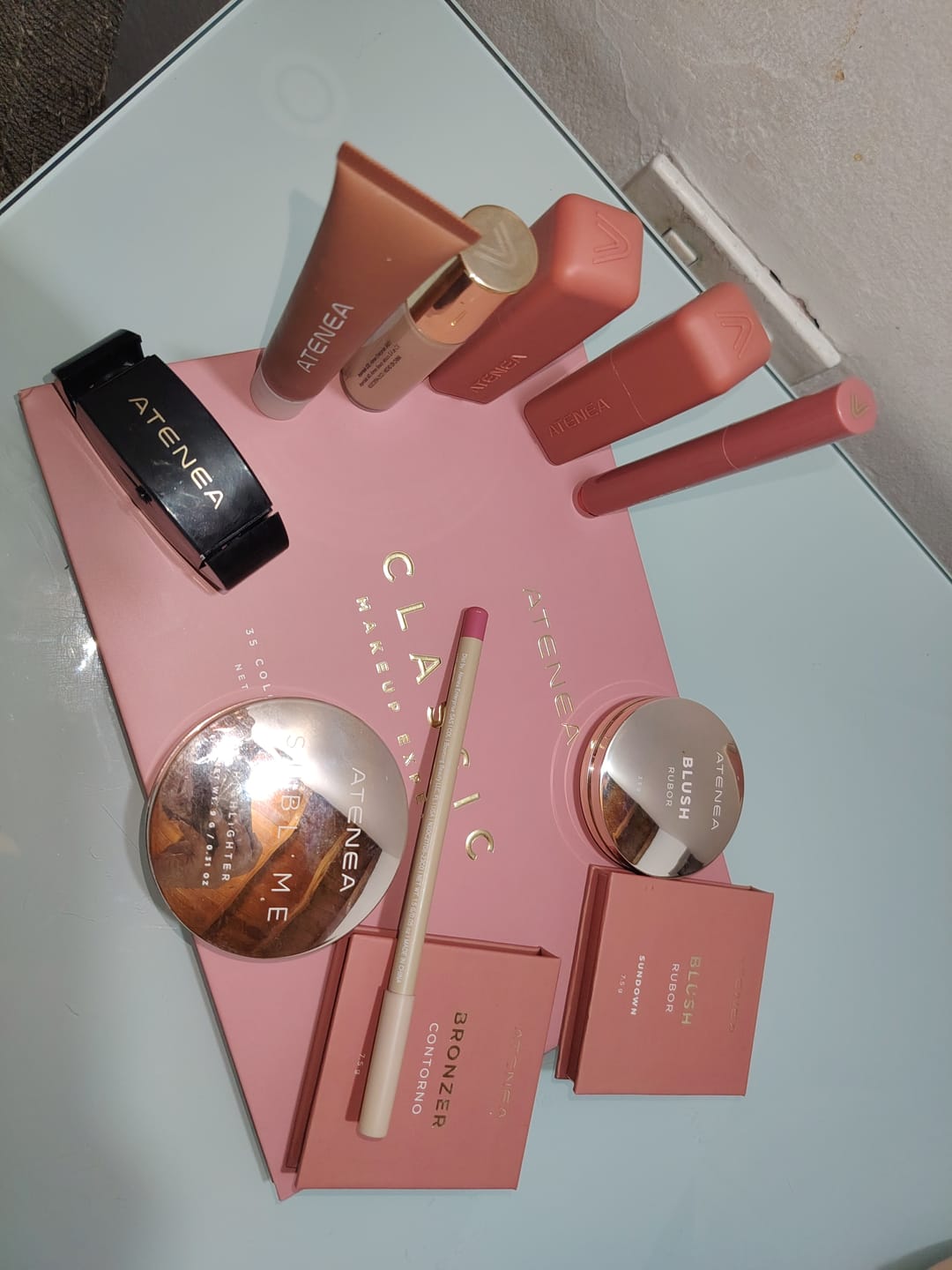 Customer photo review of PALETA DE SOMBRAS CLASSIC 35 TONOS