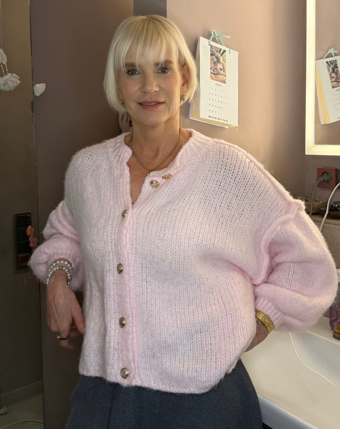 Customer photo review of Oversized Cardigan Short "CozyGlam"