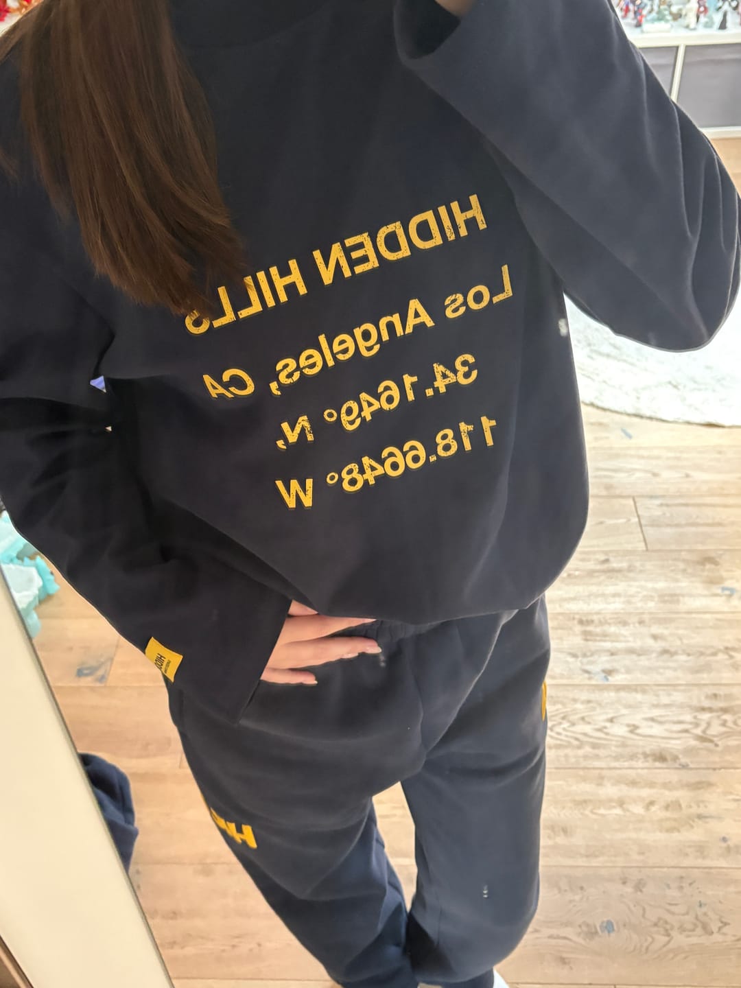 Customer photo review of VINTAGE LOGO LONGSLEEVE T-SHIRT AMBER/NAVY