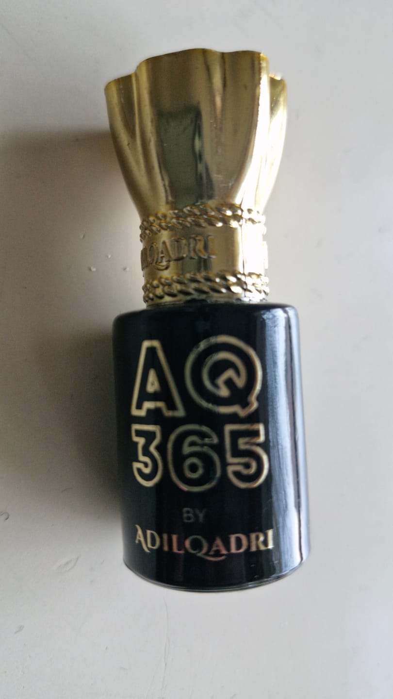 Customer photo review of AQ 365 Luxury Attar Perfume