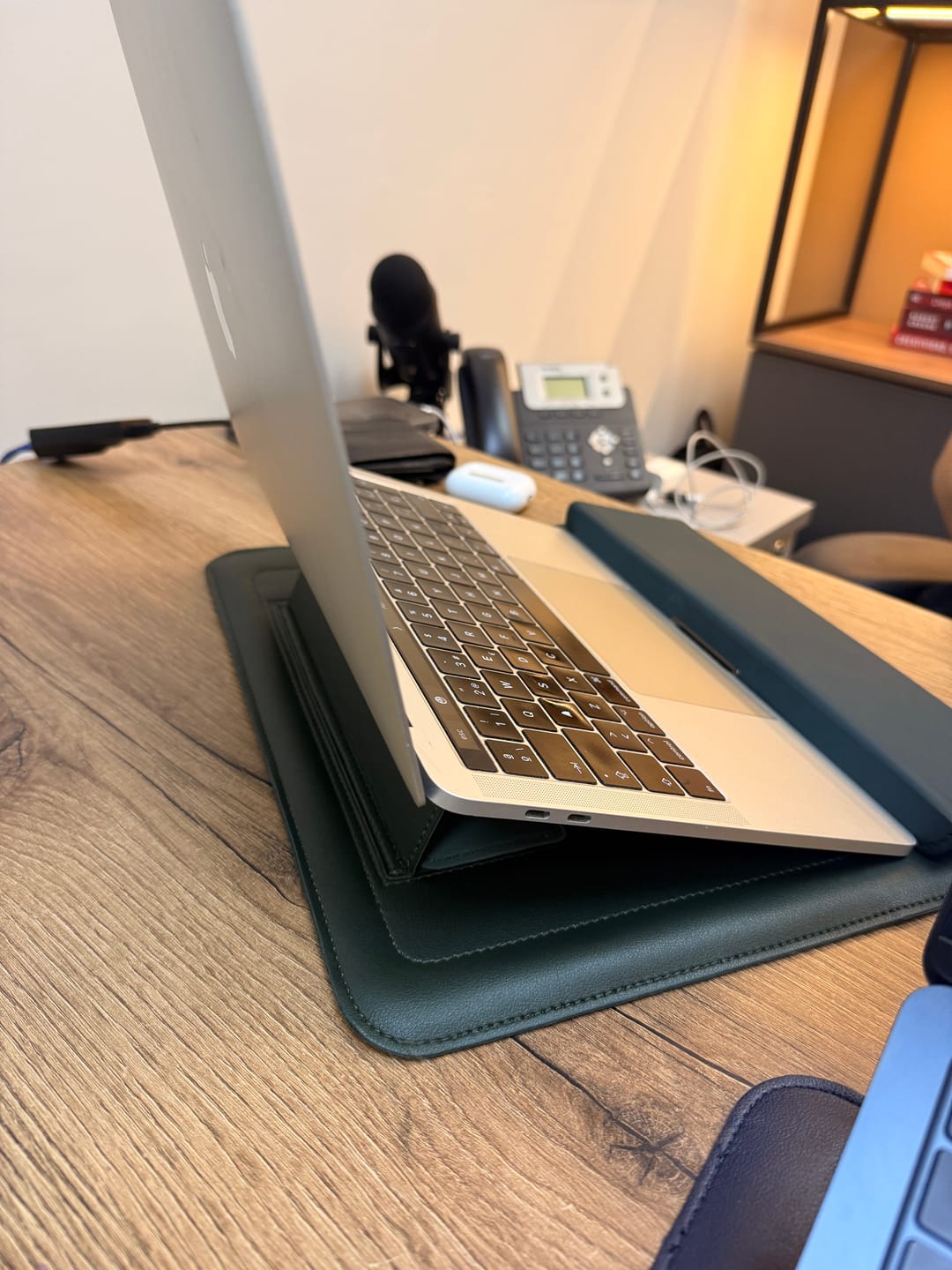 Customer photo review of Funda Notebook Smart Case
