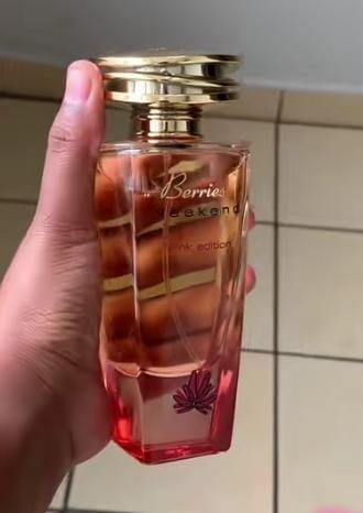 Customer photo review of Berries Weekend pink edition 100ml