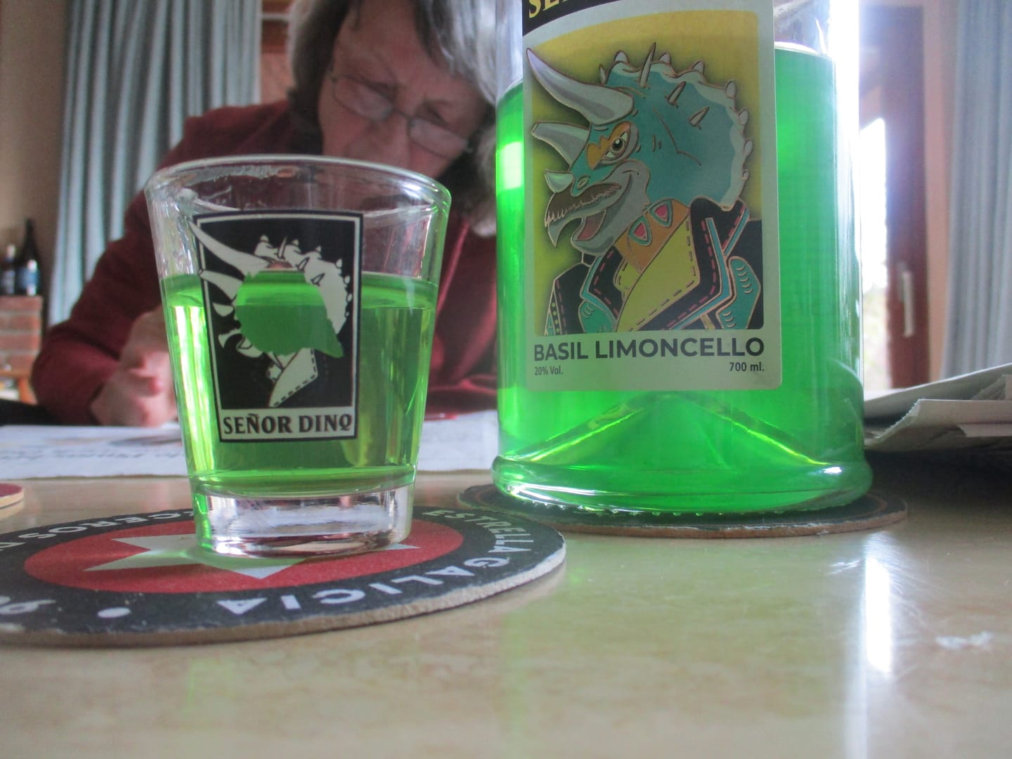 Customer photo review of Señor Dino – Basilikum Limoncello (700 ml)