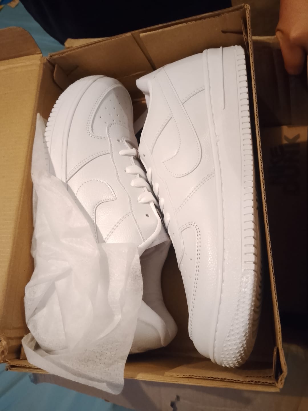 Customer photo review of Tenis 270 Blanco Total