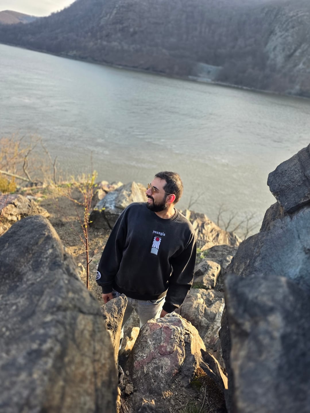 Customer photo review of 5196 - Demon Slayer: Kimetsu no Yaiba - Crewnecks