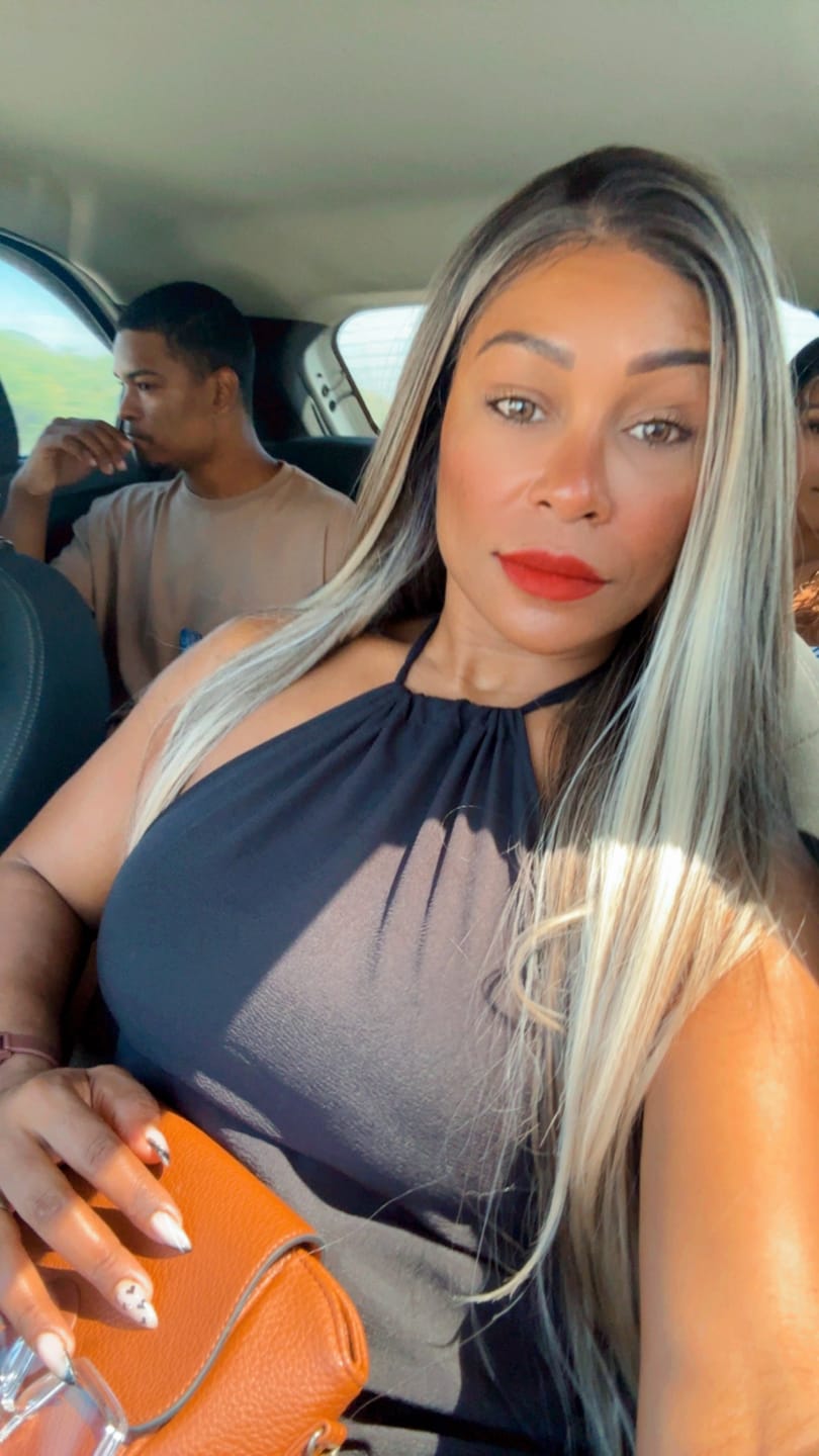 Customer photo review of Lace Front HD Beyonce Loira Iluminada Ombre 103 - Repartição Livre 13x4