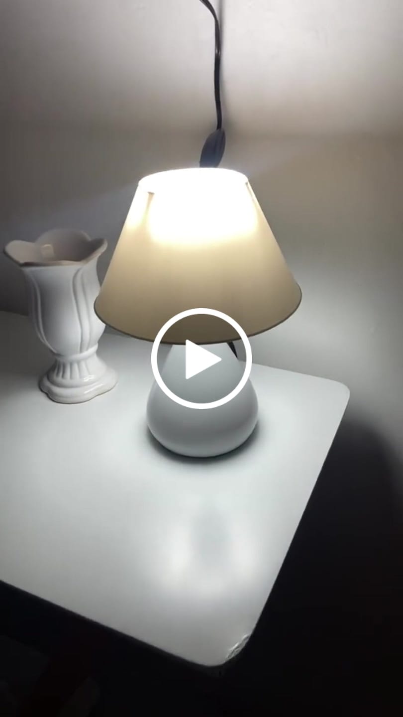 Customer video review of Abajur de Mesa Gota em Cêramica Para Quarto