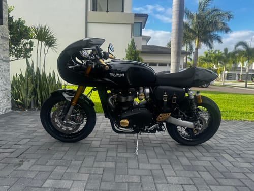 Customer photo review of Triumph Side Cover Solo Bag - TSB03