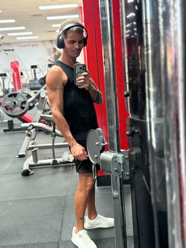 Customer photo review of Ultra-Stretch 5" Chino Shorts - Black