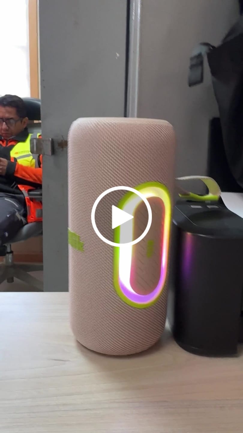Customer video review of Parlante Bluetooth Portátil Blik Hypebass40 40W IPX5 8 Hrs Crema