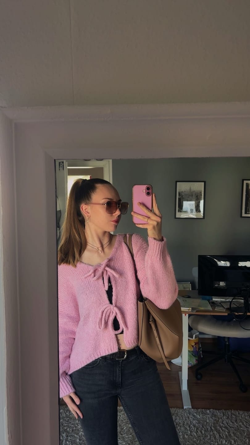 Customer photo review of V-Ausschnitt Schleifen Cardigan