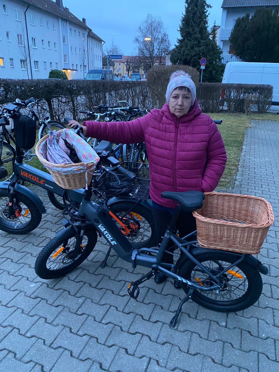 Customer photo review of Vakole VT4 2025 Version 250W 20" Foldable Electric Bike 468Wh Compact Step-through E-bike 36V 13Ah Battery