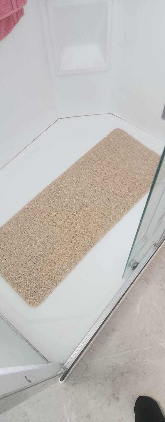 Customer photo review of White Magic Non-Slip Shower Mat Large