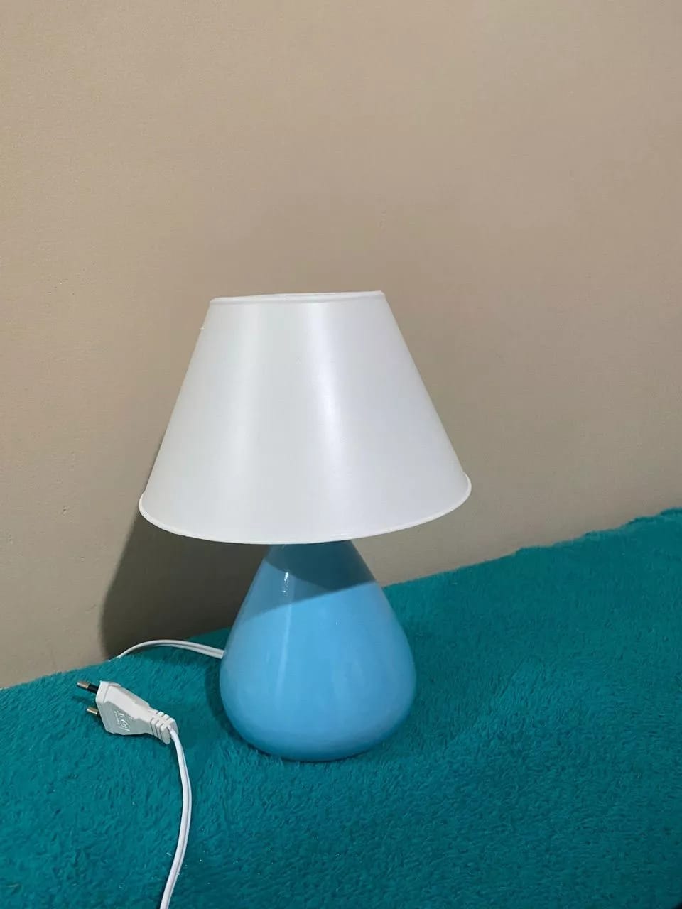 Customer photo review of Abajur de Mesa Gota em Cêramica Para Quarto