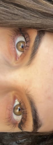 Customer photo review of KosmaLash® | Sérum Crecimiento & Anticaída