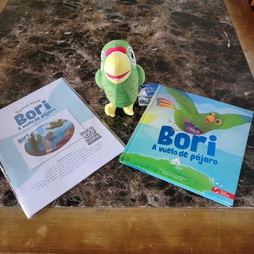 Customer photo review of PRE-VENTA| Bori: A Vuelo de Pájaro | Libro Bilingüe