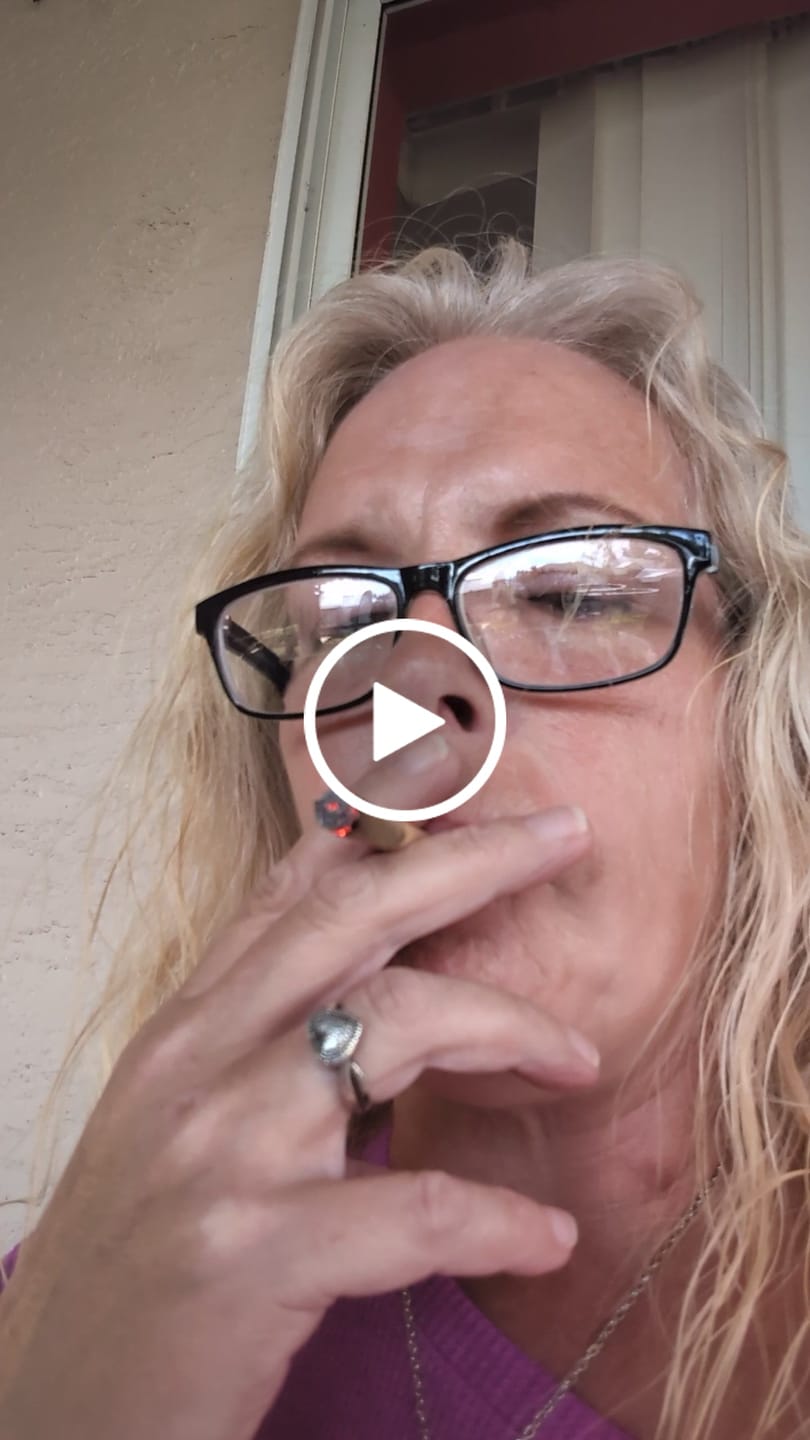 Customer video review of ALASKAN THNDRFVK DONUTS