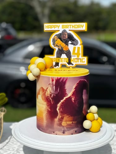 Customer photo review of Themed Edible Image Bubble Cake