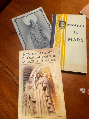 Customer photo review of Miraculous Medal -Rose Locket - Catholic Exorcism - Blessed By Pope - Pendant