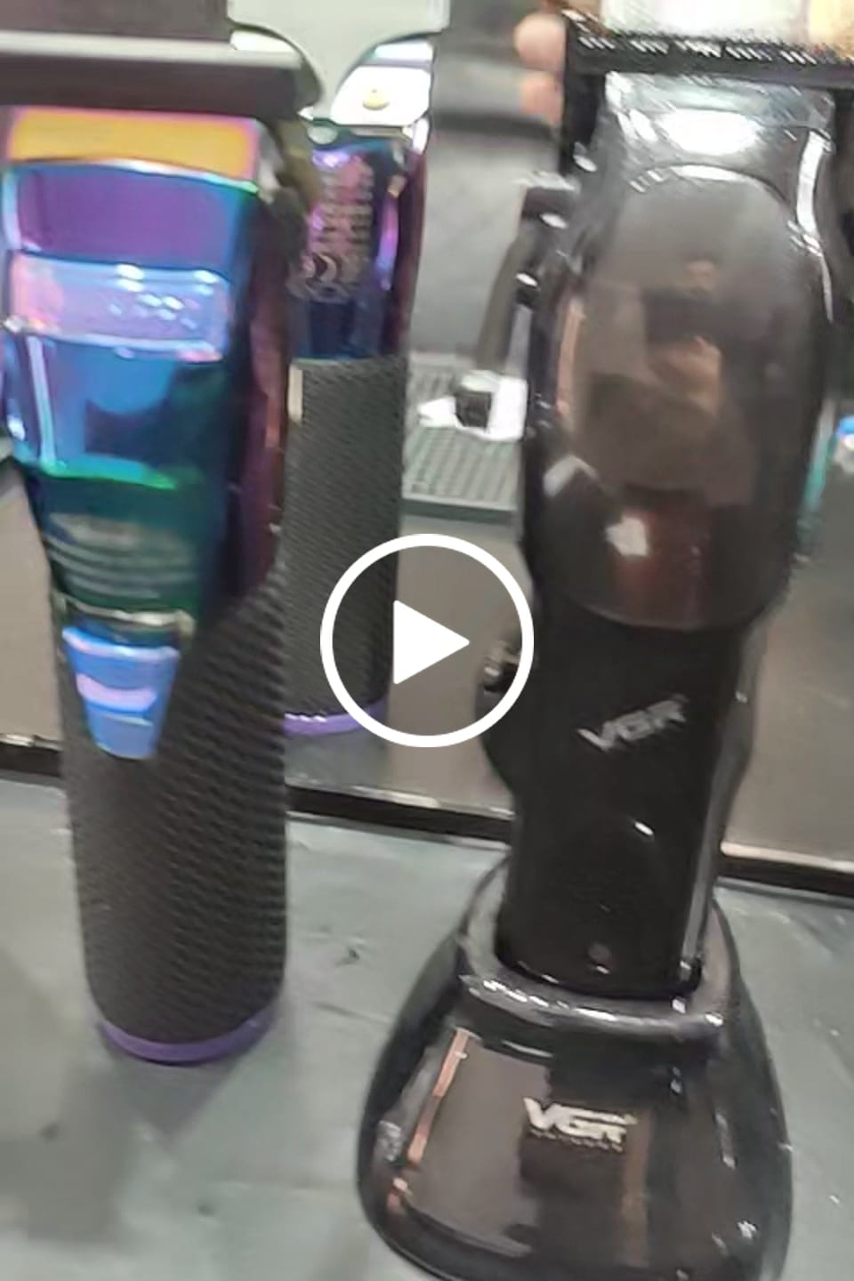 Customer video review of Rasoio Clipper VGR V - 653 Motore magnetico