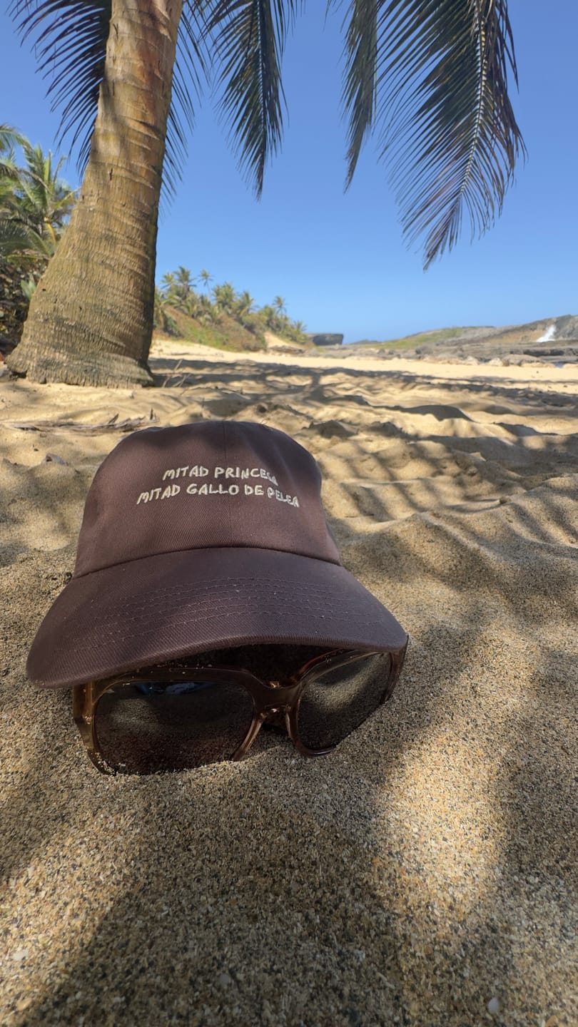 Customer photo review of Gorra Princesa/Gallo de Pelea