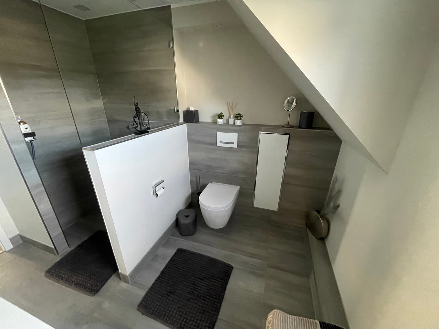 Customer photo review of stuul® Toilet Stool | The Poop Stool with Style